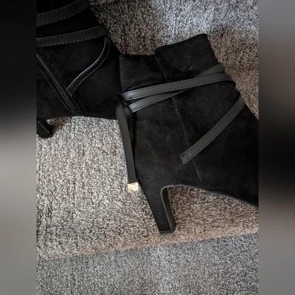 Ladies boots - Picture 3 of 3